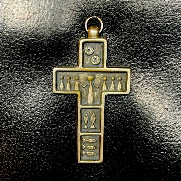 Swedish Pewter Cross Pendant Depicts Jesus and Bread Loaves and Fishes Miracle - Picture 1 of 8